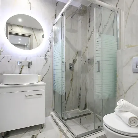 Luxury White Tower * 塞萨洛尼基