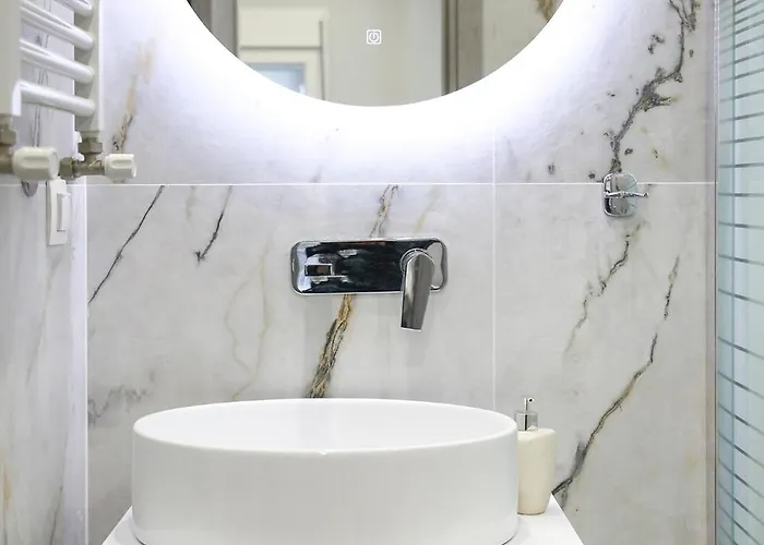 Luxury White Tower