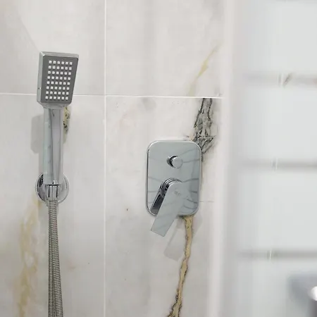 Luxury White Tower Διαμέρισμα